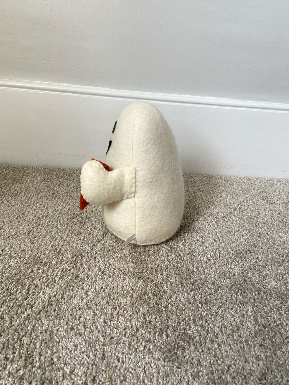 NWOT TJ Maxx Halloween Felt Wool Ghost Tabletop Decor with Orange BOO Banner - Picture 6 of 15
